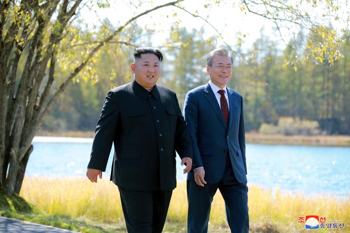 Kim Jong Un Moon Jae In | Foto Reuters