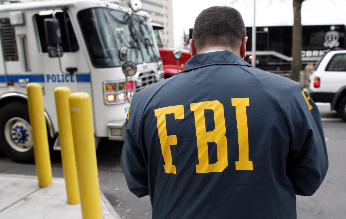 FBI | Ameriški preiskovalci svarijo pred neustrezno računalniško varnostjo povezanih pametnih naprav, tudi televizorjev. | Foto Reuters