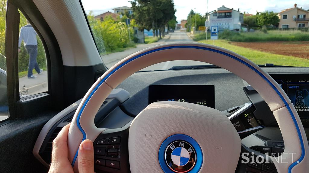 Elektrika 1000 km BMW i3