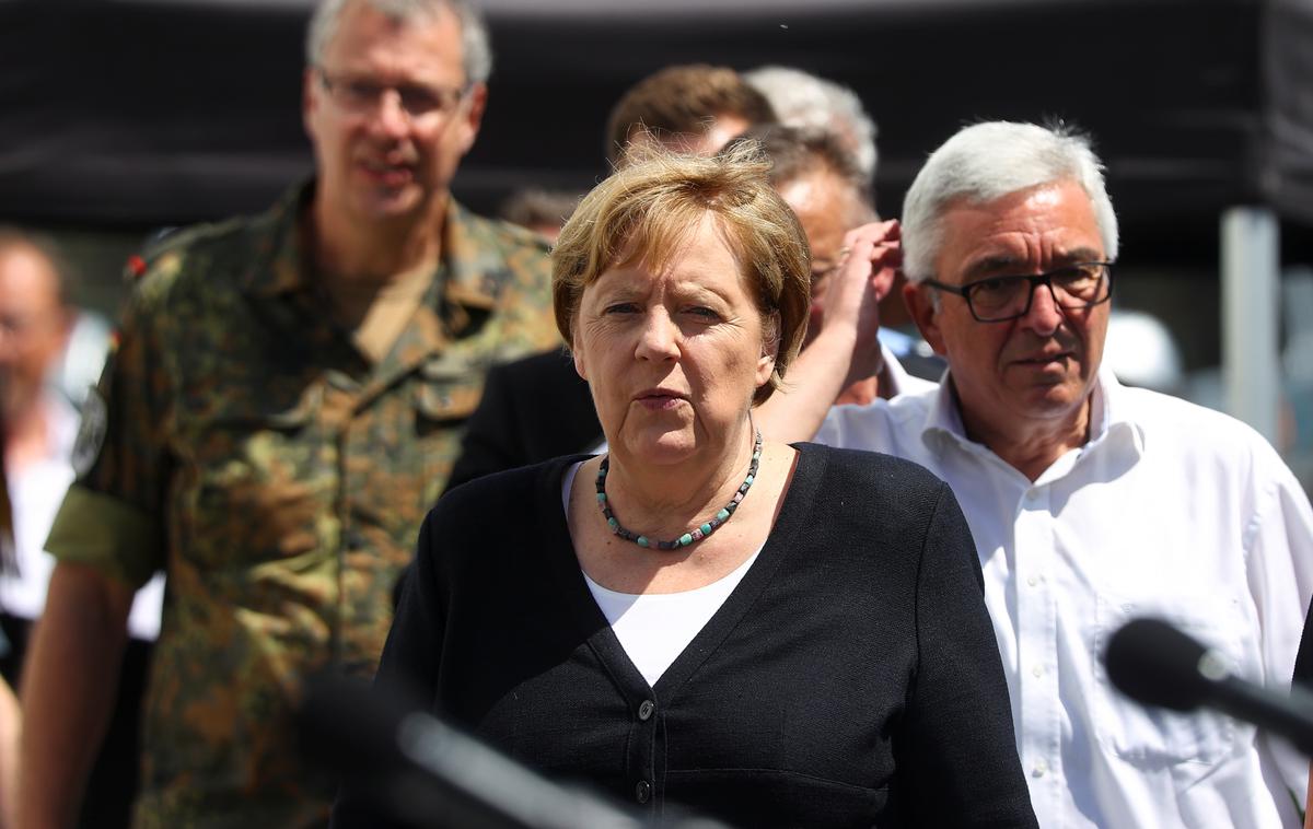 Angela Merkel, poplave | Nemška kanclerka Angela Merkel je obiskala območja na zahodu Nemčije, ki so jih uničujoče poplave najbolj prizadele. | Foto Reuters