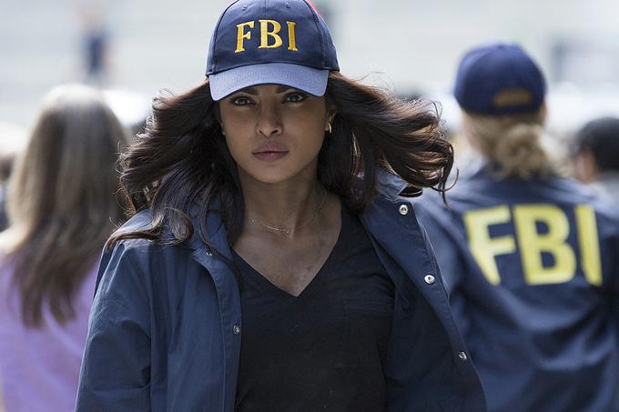 Glavna junakinja serije Quantic, rekrutka Alex Parrish (Priyanka Chopra), pobegne iz pripora, da bi dokazala, kdo ji je podtaknil pripravo terorističnega napada. | Foto: Pickbox | Foto: 