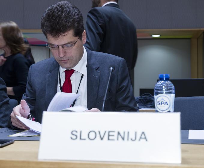 Slovenskemu kandidatu Janezu Lenarčiču je pripadel resor kriznega upravljanja. | Foto: STA ,