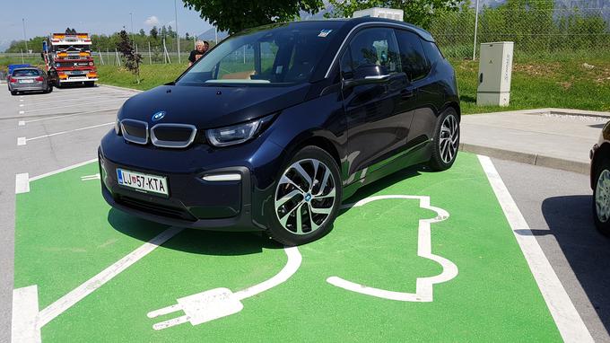 Ali so električna vozila upravičeno razvrščena med vozila, ki ne proizvajajo izpustov ogljikovega dioksida? | Foto: Gregor Pavšič