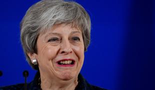 Theresa May napovedala vložitev smelega predloga za brexit