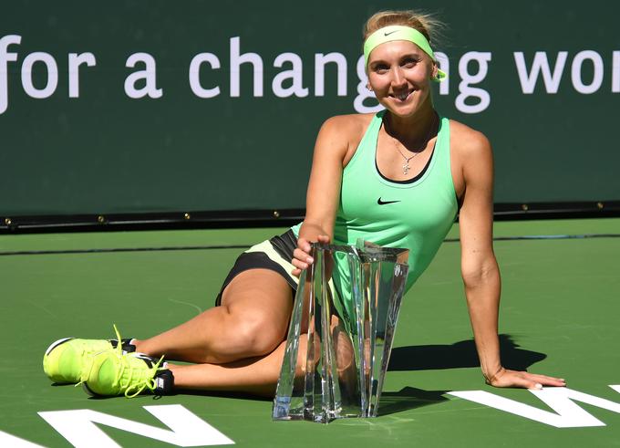 Jelena Vesnina se veseli tretje turnirske lovorike. | Foto: Reuters