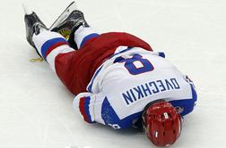 Ruska zmaga z grenkim priokusom – Ovečkin se po naletu ni vrnil na led
