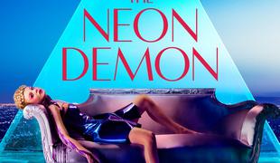 Neonski demon (The Neon Demon)