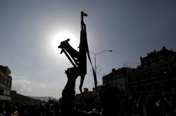 Jemenski uporniki vdrli v Aden, zasegli predsedniško palačo
