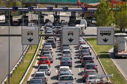 Gneča na meji: vozniki za vstop v državo čakajo več kot dve uri