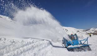Slavna cesta v Avstriji odprta: tako so odstranili metre snega
