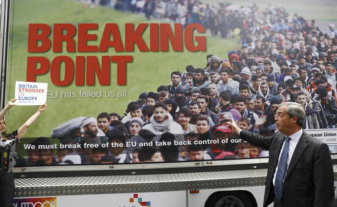 Vodja Ukipa Nigel Farage, ki si prizadeva za izstop Velike Britanije iz EU je na enem izmed svojih predreferendumskih plakatov uporabil fotografijo, ki je bila posneta lani jeseni v Sloveniji. 
 | Foto: Reuters