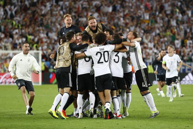 Nemci so v četrtfinalu izločili Italijo po izvajanju strelov z bele točke. | Foto: Reuters