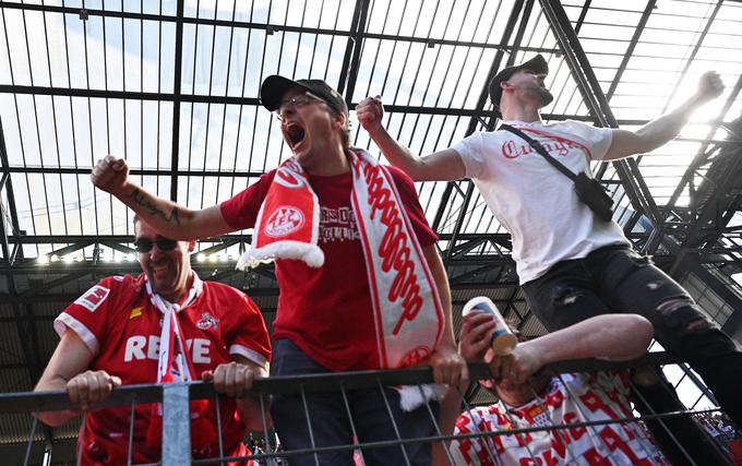Na koncu so slavili navijači Bayerna. | Foto: Reuters