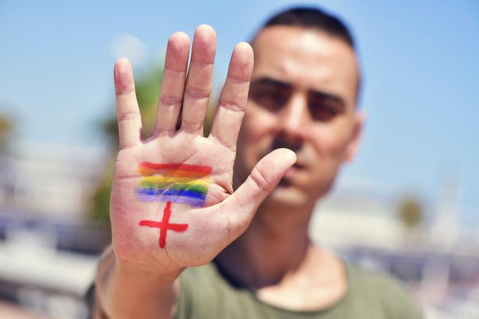 Znak LGTB-skupnosti in HIV-pozitivnosti. Fotografija je simbolična.  | Foto: Thinkstock