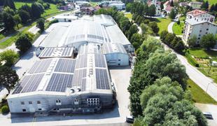 Donat ob praznovanju 115. obletnice na strehi polnilnice postavil sončno elektrarno