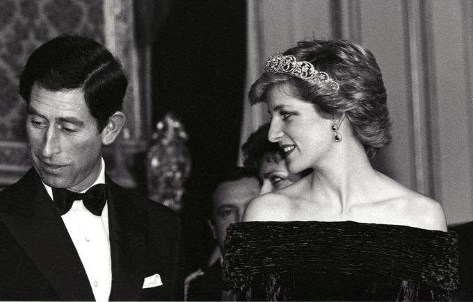Diana je že pred poroko začela bolehati za bulimijo, ki jo je sprožila pripomba princa Charlesa, da je nekoliko okrogla. | Foto: Reuters