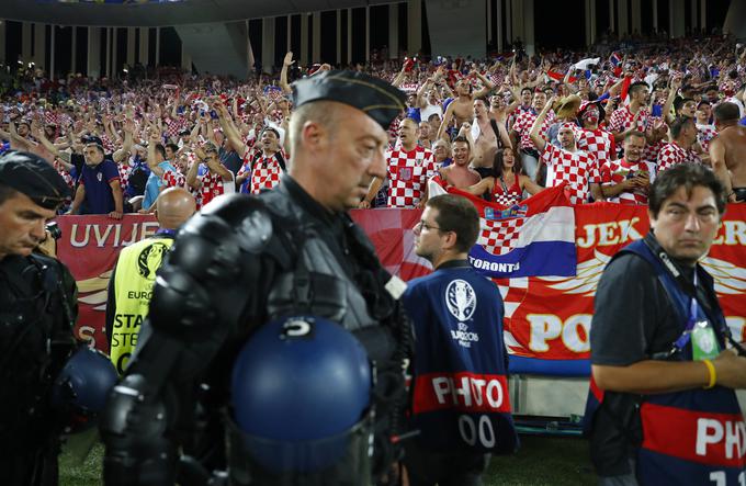 Med Eurom 2016 so se širile govorice, da bo neka skupina hrvaških navijačev prekinila tekmo v Bordeauxu med Hrvaško in Španijo (2:1). Izkazale so se za neresnične. | Foto: Reuters