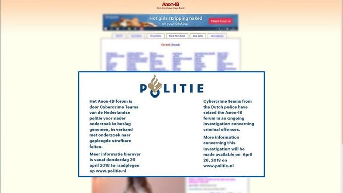 Tako je bila po zasegu domene videti spletna stran Anon-IB. V belem okvirju v ospredju je obvestilo nizozemske policije, da ima spletna stran zaradi suma na nezakonito dejavnost zdaj novega lastnika.  | Foto: www.politie.nl