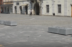 V Mariboru z grafiti popisali središče mesta #video