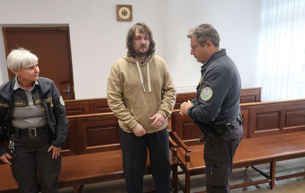 Abramov | Abramov je bil lani novembra skupaj s starši in Adlešičevo že obsojen v zadevi odrezana roka, v kateri je priznal zavarovalniško goljufijo.  | Foto STA