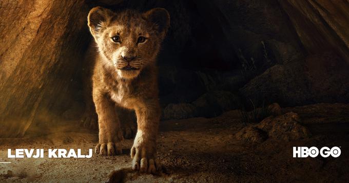 Izjemno uspešna digitalna predelava Disneyjeve animirane uspešnice iz leta 1994 nas popelje v osrčje afriške savane, kjer se rodi prihodnji vladar živali. A vsi se tega ne veselijo in mladi Simba si bo moral šele izboriti tisto, kar mu kot kraljevemu nasledniku pripada. • Premiera: v ponedeljek, 9. 3., ob 20. uri na HBO.* │ Film bo od nedelje, 8. 3., na voljo tudi na HBO OD/GO. | Foto: 