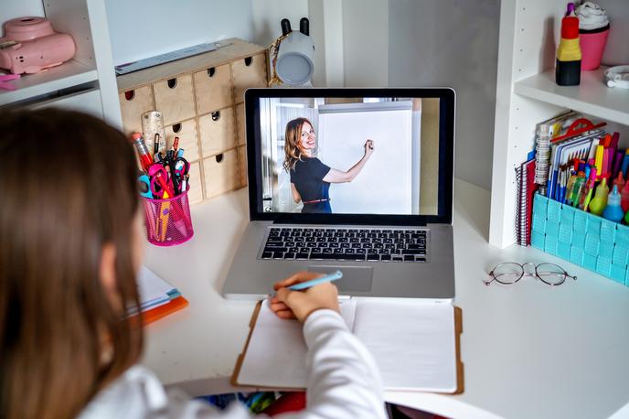 računalnik šolanje od doma | Še najmanj sedem dni bo šolanje potekalo na daljavo. | Foto Getty Images