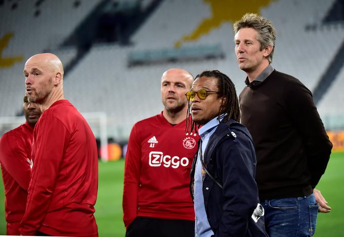 Na treningu Ajaxa v Torinu sta bila v središču pozornosti tudi legendarna nizozemska zvezdnika, ki sta pred leti nosila dres Juventusa. To sta zdajšnji direktor Ajaxa Edwin van der Sar in Edgar Davids.  | Foto: Reuters