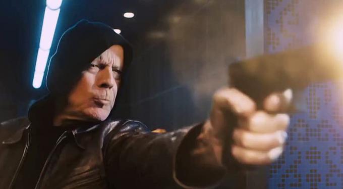 Bruce Willis v prizoru iz filma Želja po maščevanju (Death Wish). | Foto: IMDb