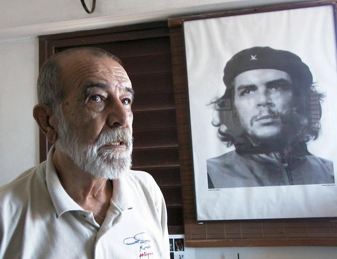 Alberto Korda in znana fotografija Che Guevare. | Foto: Reuters
