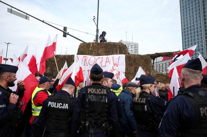 Protesti kmetov v Varšavi | Na Poljskem že več mesecev potekajo protesti nezadovoljnih kmetov, ki blokirajo ceste po državi in mejne prehode z Ukrajino. | Foto Reuters Connect