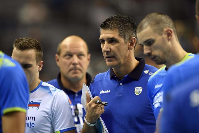 Slobodan Kovač je vesel, da se njegova ekipa spet smeje: ''To je zelo pomembno. Nevarni bomo za vsakega." | Foto: CEV