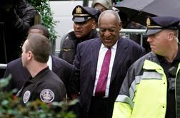 Nova zaporniška fotografija osramočenega Cosbyja razdelila splet