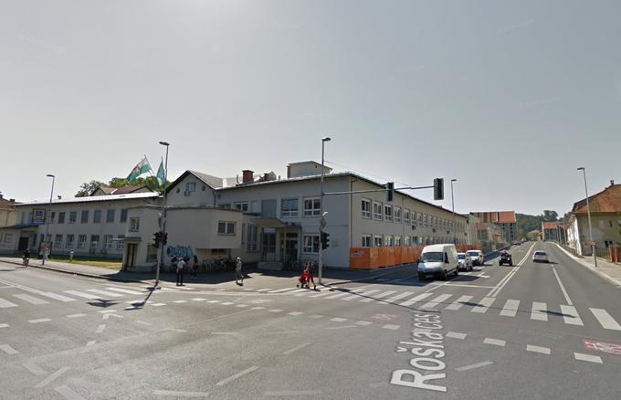 Stomatološka klinika UKC Ljubljana stoji na naslovu Hrvatski trg 6. | Foto: Google Street View