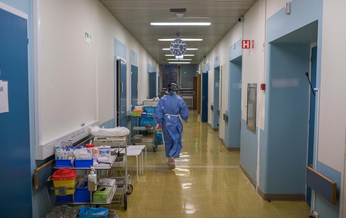Infekcijska klinika | Klinika je trenutno polno zasedena in prostih postelj za bolnišnično obravnavo ni.  | Foto Matej Povše/ UKC Ljubljana
