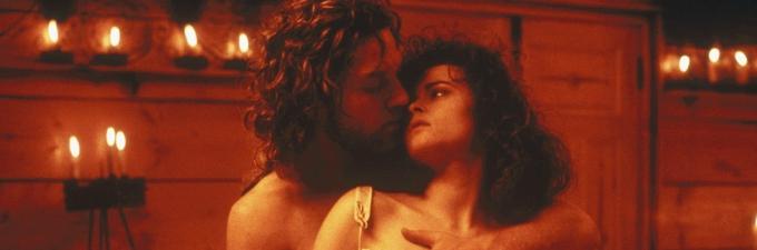 Robert DeNiro igra grozljivi stvor, ki ga dr. Frankenstein (Kenneth Branagh) ustvari v želji, da bi premagal smrt in pospešiti napredek medicine v zgodnjem 19. stoletju. Branagh je film tudi režiral, glavno žensko vlogo v tej grozljivki pa je odigrala Helena Bonham Carter. • V sredo, 5. 9., ob 22.25 na Cinemax 2.* │ Tudi na HBO OD/GO.

 | Foto: 