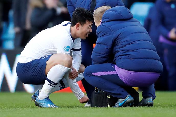 Son Heung min Tottenham | Son Heung-min bo manjkal vsaj nekaj tednov, navijači Tottenhama pa nočejo niti v nočnih morah pomisliti, da daljše obdobje ostanejo brez njega. | Foto Reuters