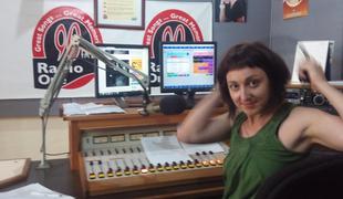 Kako je Katja s slovenske nacionalne televizije pristala na ugandskem radiu