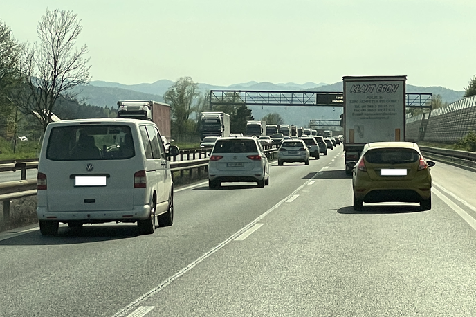 Avtocesta promet varnostna razdalja | Fotografija je simbolična. | Foto Gregor Pavšič