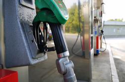 Cene bencina presegle en evro