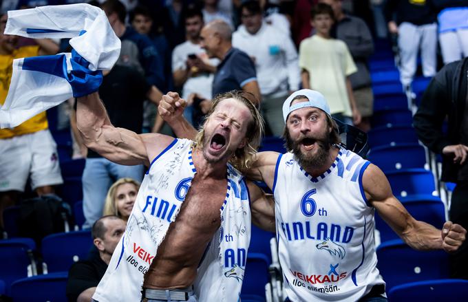 Veselje finskih ljubiteljev košarke, ki bodo lahko prvič spremljali ljubljence v četrtfinalu EP. | Foto: Vid Ponikvar/Sportida