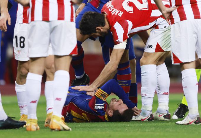 Kapetan Barcelone je proti borbenim Baskom utrpel kar nekaj bolečih prekrškov. | Foto: Reuters