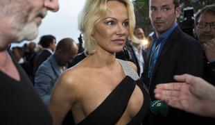 Tudi s petim ni bilo sreče: Pamela Anderson se ločuje