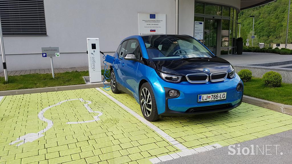 Elektrika 1000 km BMW i3