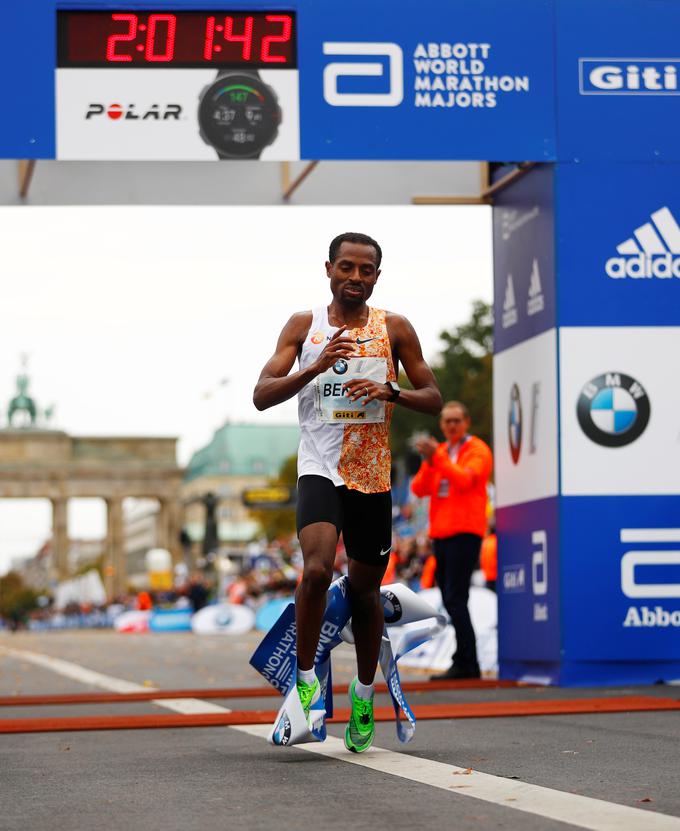 Bekeleju je lani z zmago v Berlinu in z drugim najhitrejšim maratonom v zgodovini uspela velika vrnitev. | Foto: Reuters