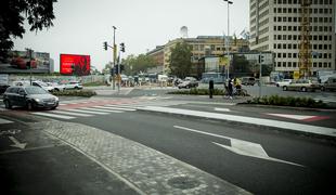 Novo urejeno križišče v Ljubljani, ki ogroža kolesarje #video #foto