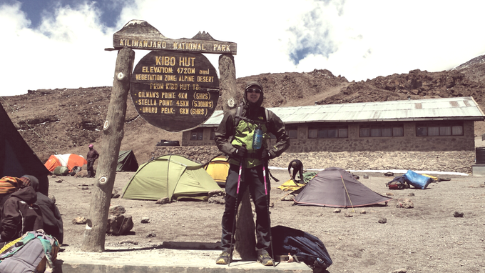 Andraž se je ravno vrnil z vzpona na streho Afrike - Kilimanjaro v Tanzaniji, 5895 m. | Foto: Osebni arhiv