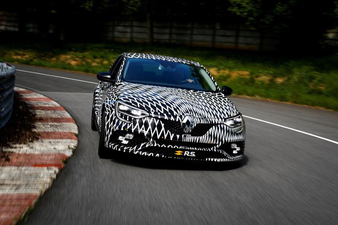 Prva uradna fotografija zakrinkanega renaulta megana RS nove generacije | Foto: Renault