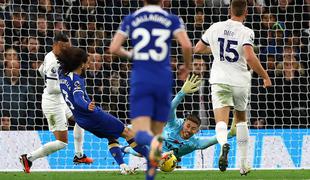 Chelsea v nori tekmi pokopal Tottenham, na vrhu zdaj City