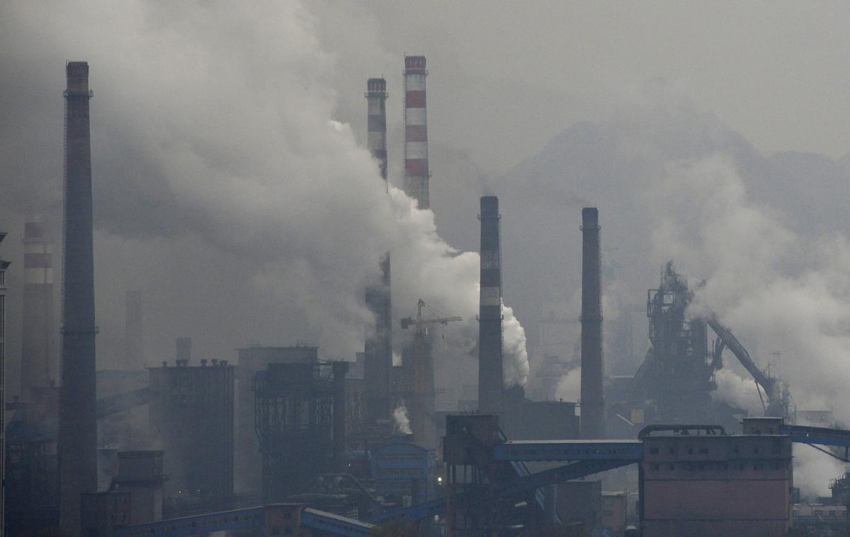 onesnaženje | Onesnažen zrak oslabi prvo obrambno črto zgornjih dihalnih poti. | Foto Reuters