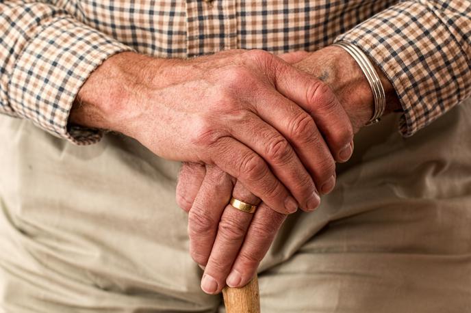 starost, senior | Pomembno je, da se demenca odkrije čim prej, ko je oseba še kolikor toliko samostojna, poudarjajo strokovnjaki. | Foto Pixabay